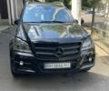 Черный Мерседес ГЛ-класс, объемом двигателя 5.5 л и пробегом 270 тыс. км за 13000 $, фото 1 на Automoto.ua