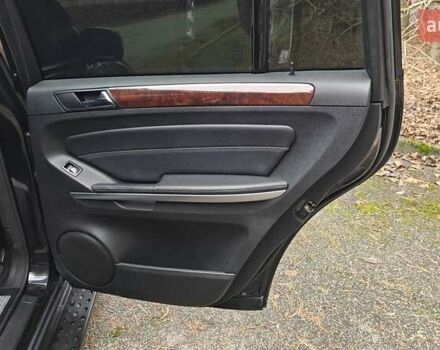 Чорний Мерседес ГЛ-Клас, об'ємом двигуна 4.66 л та пробігом 318 тис. км за 8900 $, фото 29 на Automoto.ua