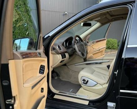 Черный Мерседес ГЛ-класс, объемом двигателя 5.46 л и пробегом 227 тыс. км за 10000 $, фото 26 на Automoto.ua