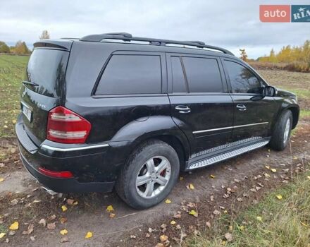 Мерседес ГЛ-класс 2008 в Броварах на Automoto.ua Черный Мерседес ГЛ-класс, объемом двигателя 4.66 л и пробегом 260 тыс. км за 10500 $, фото 3 на Automoto.ua