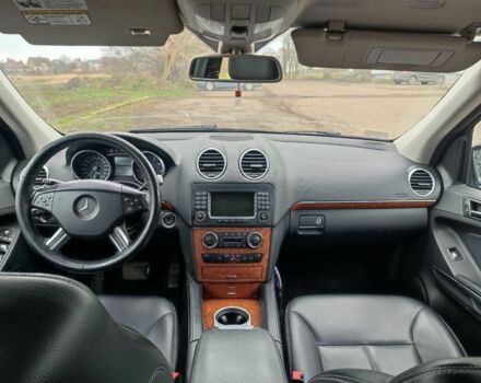 Чорний Мерседес ГЛ-Клас, об'ємом двигуна 4.7 л та пробігом 455 тис. км за 12000 $, фото 15 на Automoto.ua