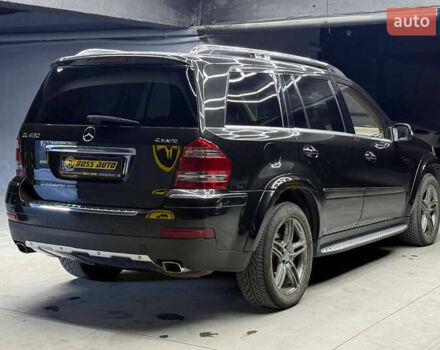 Мерседес ГЛ-класс 2008 в Черновцах на Automoto.ua Черный Мерседес ГЛ-класс, объемом двигателя 4.66 л и пробегом 400 тыс. км за 10800 $, фото 5 на Automoto.ua