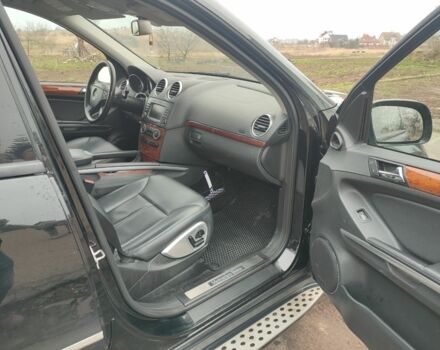 Чорний Мерседес ГЛ-Клас, об'ємом двигуна 4.7 л та пробігом 455 тис. км за 12000 $, фото 1 на Automoto.ua