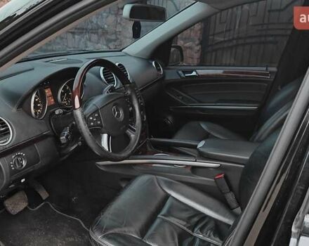 Чорний Мерседес ГЛ-Клас, об'ємом двигуна 4.66 л та пробігом 318 тис. км за 8900 $, фото 10 на Automoto.ua