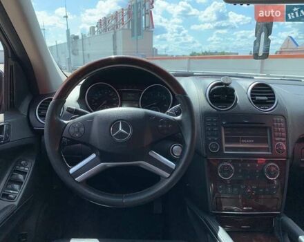 Черный Мерседес ГЛ-класс, объемом двигателя 5.46 л и пробегом 323 тыс. км за 10990 $, фото 12 на Automoto.ua