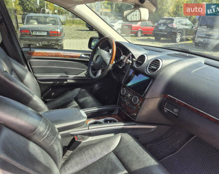 Черный Мерседес ГЛ-класс, объемом двигателя 5.46 л и пробегом 307 тыс. км за 11750 $, фото 2 на Automoto.ua