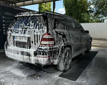 Черный Мерседес ГЛ-класс, объемом двигателя 5.46 л и пробегом 210 тыс. км за 15300 $, фото 2 на Automoto.ua