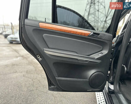 Черный Мерседес ГЛ-класс, объемом двигателя 2.99 л и пробегом 219 тыс. км за 15800 $, фото 16 на Automoto.ua