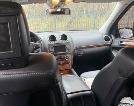 Чорний Мерседес ГЛ-Клас, об'ємом двигуна 4.7 л та пробігом 291 тис. км за 9600 $, фото 15 на Automoto.ua