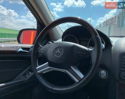 Чорний Мерседес ГЛ-Клас, об'ємом двигуна 5.46 л та пробігом 323 тис. км за 11990 $, фото 14 на Automoto.ua