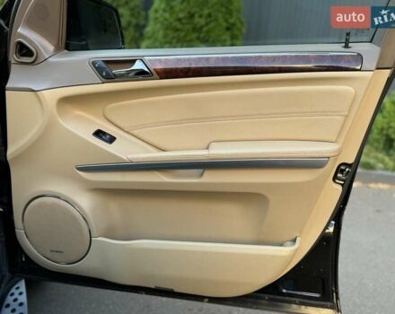 Черный Мерседес ГЛ-класс, объемом двигателя 5.46 л и пробегом 227 тыс. км за 10000 $, фото 54 на Automoto.ua