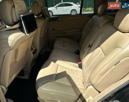 Черный Мерседес ГЛ-класс, объемом двигателя 4.7 л и пробегом 223 тыс. км за 14955 $, фото 36 на Automoto.ua