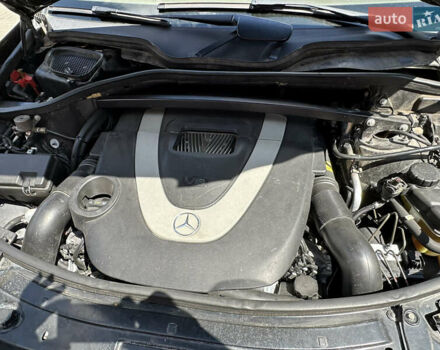 Черный Мерседес ГЛ-класс, объемом двигателя 4.7 л и пробегом 223 тыс. км за 14955 $, фото 1 на Automoto.ua