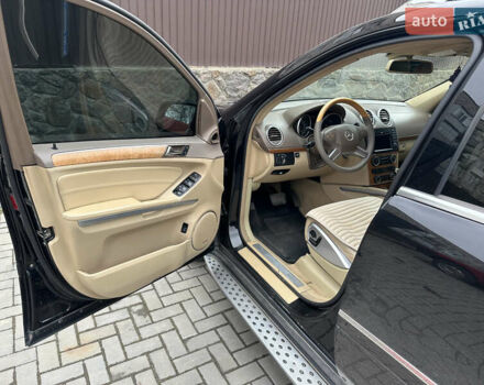 Черный Мерседес ГЛ-класс, объемом двигателя 4.7 л и пробегом 223 тыс. км за 14955 $, фото 30 на Automoto.ua