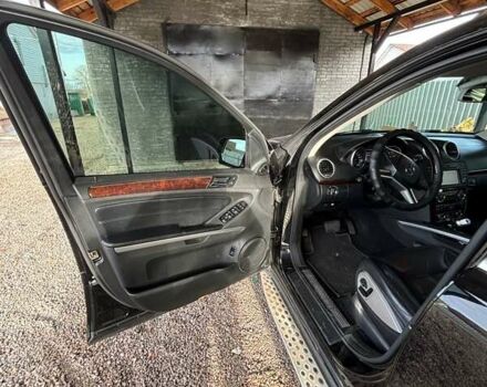 Черный Мерседес ГЛ-класс, объемом двигателя 5.46 л и пробегом 335 тыс. км за 13500 $, фото 3 на Automoto.ua
