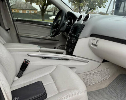 Чорний Мерседес ГЛ-Клас, об'ємом двигуна 4.66 л та пробігом 205 тис. км за 17000 $, фото 21 на Automoto.ua