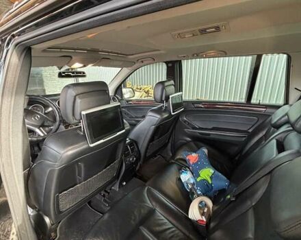 Черный Мерседес ГЛ-класс, объемом двигателя 5.46 л и пробегом 335 тыс. км за 13500 $, фото 13 на Automoto.ua