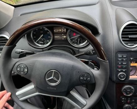 Черный Мерседес ГЛ-класс, объемом двигателя 4.7 л и пробегом 263 тыс. км за 20000 $, фото 5 на Automoto.ua