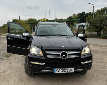 Черный Мерседес ГЛ-класс, объемом двигателя 4.7 л и пробегом 263 тыс. км за 20000 $, фото 1 на Automoto.ua