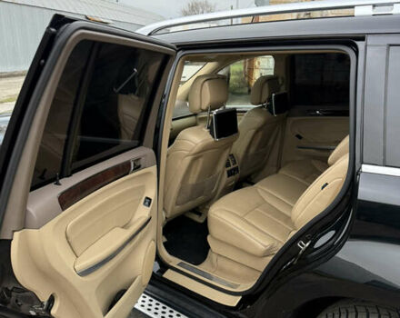 Чорний Мерседес ГЛ-Клас, об'ємом двигуна 4.66 л та пробігом 218 тис. км за 14999 $, фото 6 на Automoto.ua