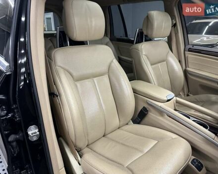 Черный Мерседес ГЛ-класс, объемом двигателя 5.46 л и пробегом 205 тыс. км за 16500 $, фото 33 на Automoto.ua