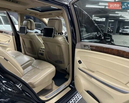 Черный Мерседес ГЛ-класс, объемом двигателя 5.46 л и пробегом 205 тыс. км за 16500 $, фото 27 на Automoto.ua