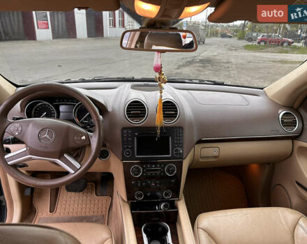 Мерседес ГЛ-Клас 2010 у Сумах на Automoto.ua Чорний Мерседес ГЛ-Клас, об'ємом двигуна 3 л та пробігом 154 тис. км за 14500 $, фото 13 на Automoto.ua