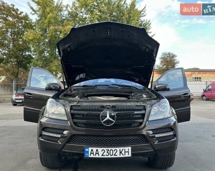 Черный Мерседес ГЛ-класс, объемом двигателя 5.46 л и пробегом 209 тыс. км за 19600 $, фото 2 на Automoto.ua