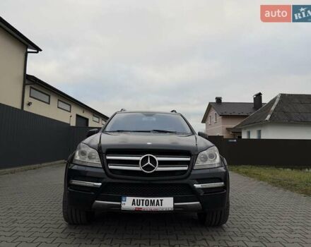 Черный Мерседес ГЛ-класс, объемом двигателя 5.46 л и пробегом 246 тыс. км за 14900 $, фото 1 на Automoto.ua