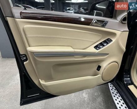 Черный Мерседес ГЛ-класс, объемом двигателя 5.46 л и пробегом 205 тыс. км за 16500 $, фото 18 на Automoto.ua