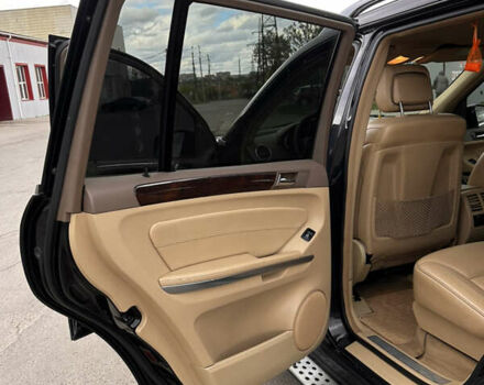 Мерседес ГЛ-Клас 2010 у Сумах на Automoto.ua Чорний Мерседес ГЛ-Клас, об'ємом двигуна 3 л та пробігом 154 тис. км за 14500 $, фото 12 на Automoto.ua