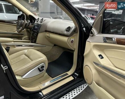 Черный Мерседес ГЛ-класс, объемом двигателя 5.46 л и пробегом 205 тыс. км за 16500 $, фото 31 на Automoto.ua