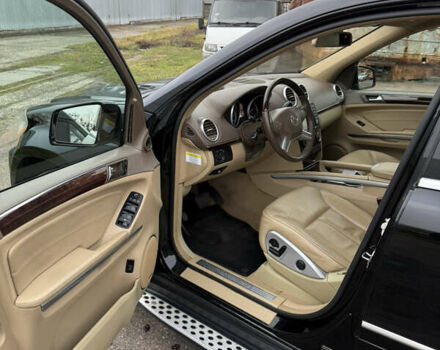 Чорний Мерседес ГЛ-Клас, об'ємом двигуна 4.66 л та пробігом 218 тис. км за 14999 $, фото 7 на Automoto.ua