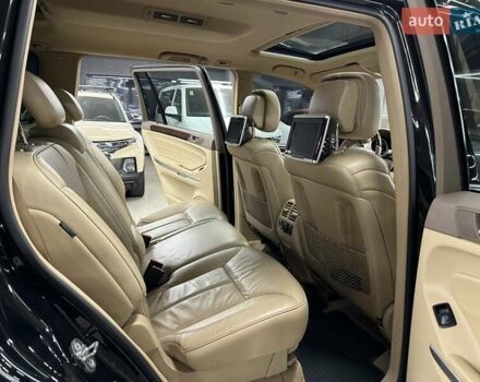 Черный Мерседес ГЛ-класс, объемом двигателя 5.46 л и пробегом 205 тыс. км за 16500 $, фото 28 на Automoto.ua