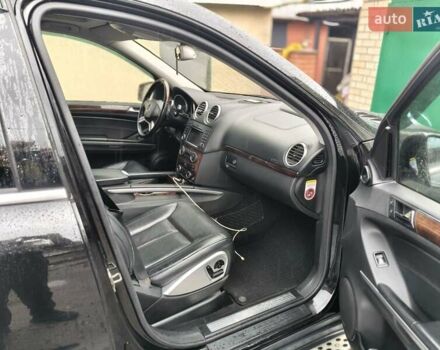 Чорний Мерседес ГЛ-Клас, об'ємом двигуна 5.46 л та пробігом 180 тис. км за 15300 $, фото 18 на Automoto.ua