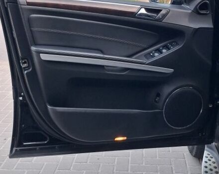 Мерседес ГЛ-Клас 2011 у Броварах на Automoto.ua Чорний Мерседес ГЛ-Клас, об'ємом двигуна 3 л та пробігом 365 тис. км за 18200 $, фото 10 на Automoto.ua