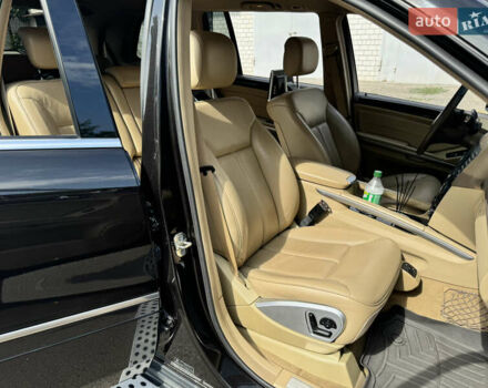 Черный Мерседес ГЛ-класс, объемом двигателя 5.46 л и пробегом 227 тыс. км за 21900 $, фото 30 на Automoto.ua