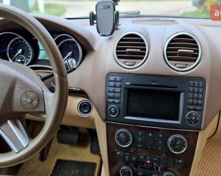 Черный Мерседес ГЛ-класс, объемом двигателя 3 л и пробегом 220 тыс. км за 18500 $, фото 3 на Automoto.ua