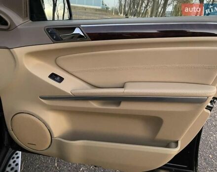 Черный Мерседес ГЛ-класс, объемом двигателя 2.99 л и пробегом 182 тыс. км за 21000 $, фото 4 на Automoto.ua