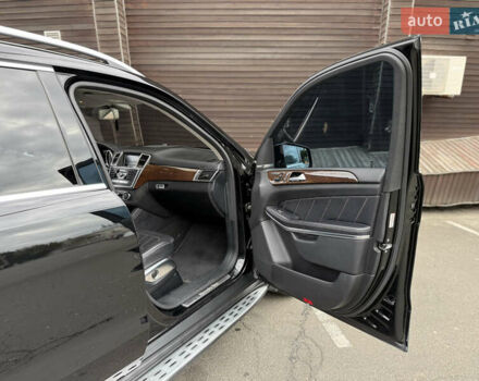 Черный Мерседес ГЛ-класс, объемом двигателя 2.99 л и пробегом 199 тыс. км за 24300 $, фото 23 на Automoto.ua