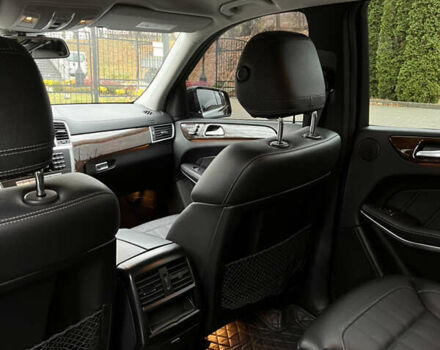 Чорний Мерседес ГЛ-Клас, об'ємом двигуна 4.66 л та пробігом 170 тис. км за 20000 $, фото 9 на Automoto.ua