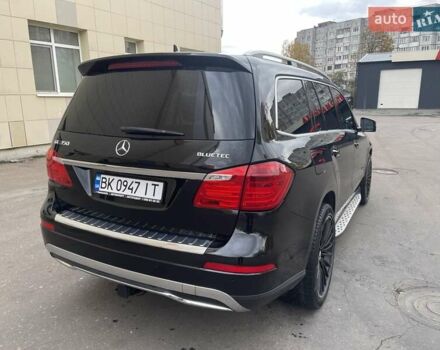 Мерседес ГЛ-класс 2013 в Ровно на Automoto.ua Черный Мерседес ГЛ-класс, объемом двигателя 2.99 л и пробегом 240 тыс. км за 25700 $, фото 62 на Automoto.ua