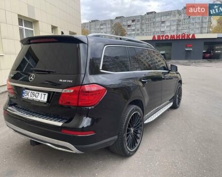 Мерседес ГЛ-класс 2013 в Ровно на Automoto.ua Черный Мерседес ГЛ-класс, объемом двигателя 2.99 л и пробегом 240 тыс. км за 25700 $, фото 11 на Automoto.ua