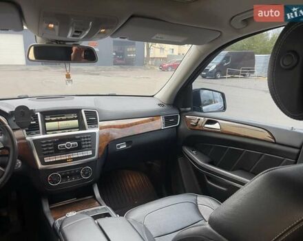 Мерседес ГЛ-класс 2013 в Ровно на Automoto.ua Черный Мерседес ГЛ-класс, объемом двигателя 2.99 л и пробегом 240 тыс. км за 25700 $, фото 26 на Automoto.ua