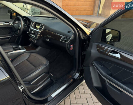 Черный Мерседес ГЛ-класс, объемом двигателя 2.99 л и пробегом 266 тыс. км за 23800 $, фото 51 на Automoto.ua