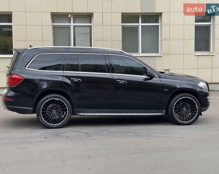 Мерседес ГЛ-класс 2013 в Ровно на Automoto.ua Черный Мерседес ГЛ-класс, объемом двигателя 2.99 л и пробегом 240 тыс. км за 25700 $, фото 18 на Automoto.ua