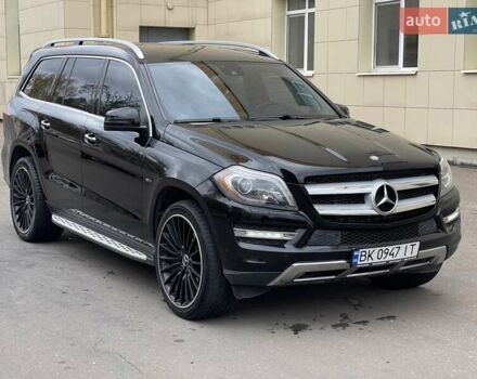 Мерседес ГЛ-класс 2013 в Ровно на Automoto.ua Черный Мерседес ГЛ-класс, объемом двигателя 2.99 л и пробегом 240 тыс. км за 25700 $, фото 4 на Automoto.ua