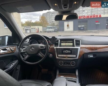 Мерседес ГЛ-класс 2013 в Ровно на Automoto.ua Черный Мерседес ГЛ-класс, объемом двигателя 2.99 л и пробегом 240 тыс. км за 25700 $, фото 23 на Automoto.ua