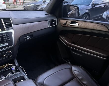 Черный Мерседес ГЛ-класс, объемом двигателя 3 л и пробегом 321 тыс. км за 22500 $, фото 1 на Automoto.ua