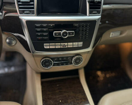 Черный Мерседес ГЛ-класс, объемом двигателя 4.5 л и пробегом 181 тыс. км за 25000 $, фото 16 на Automoto.ua